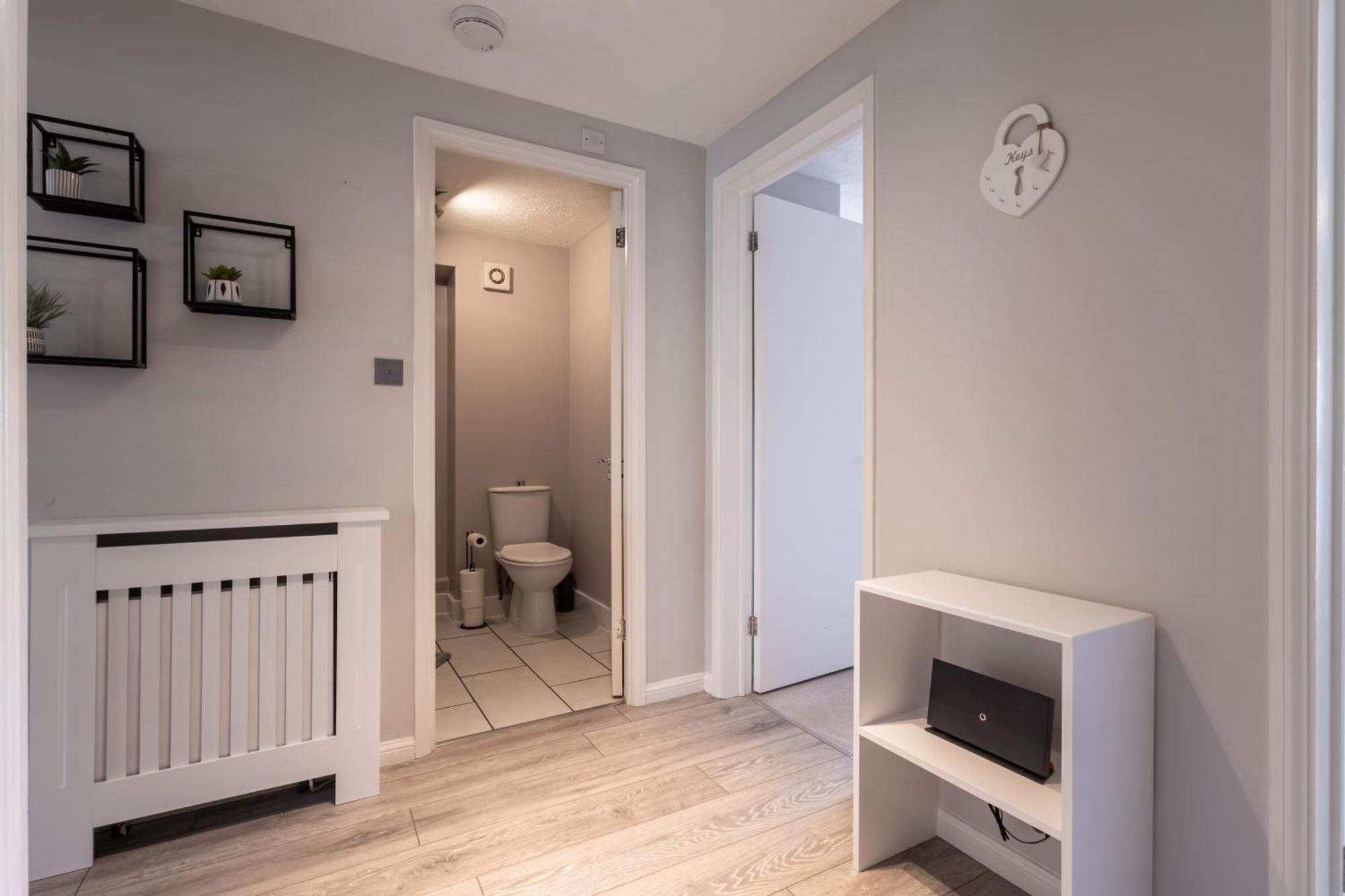 Modern 2 Bed Apartment Near Gatwick Crawley  Eksteriør bilde