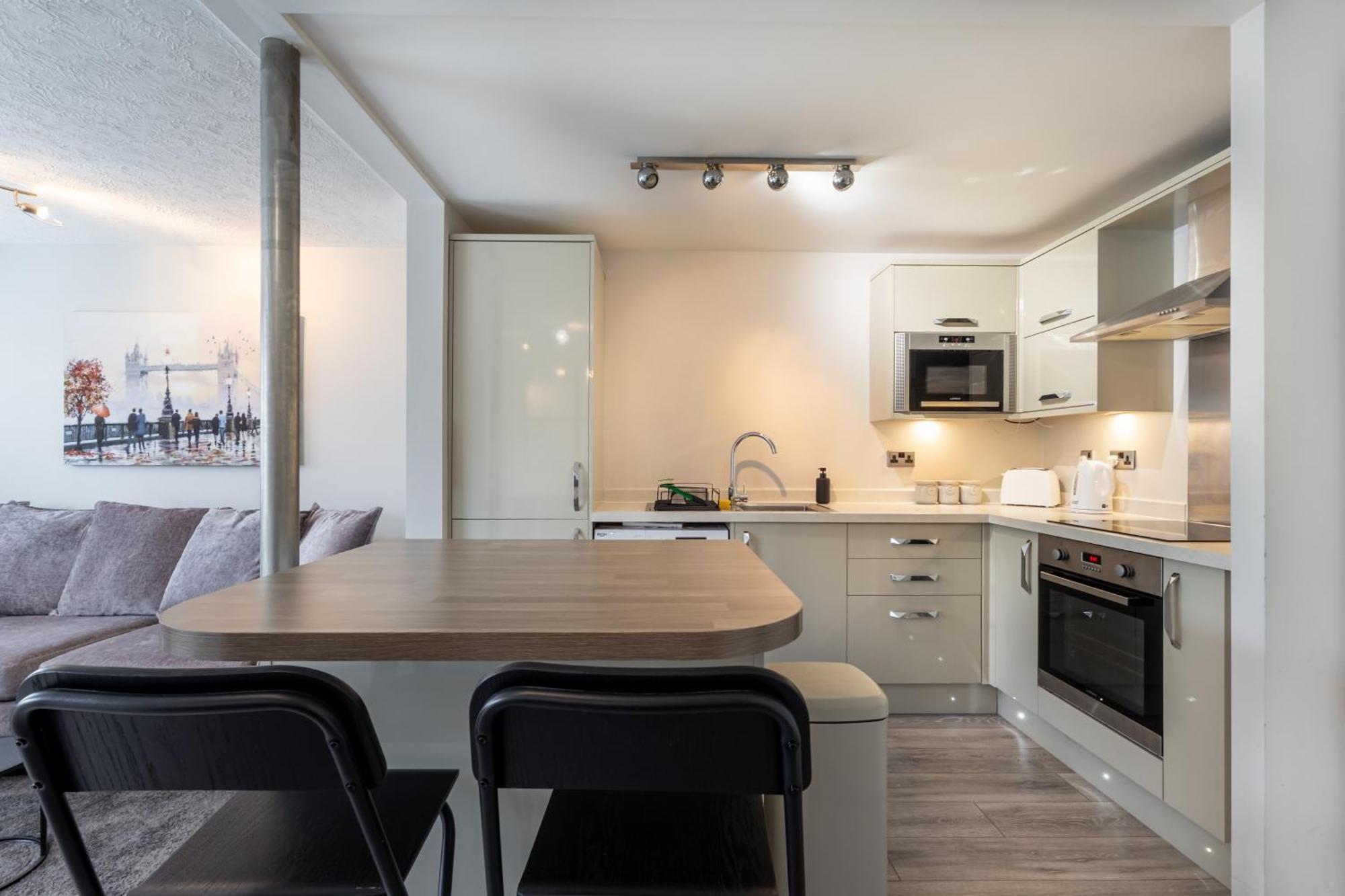 Modern 2 Bed Apartment Near Gatwick Crawley  Eksteriør bilde